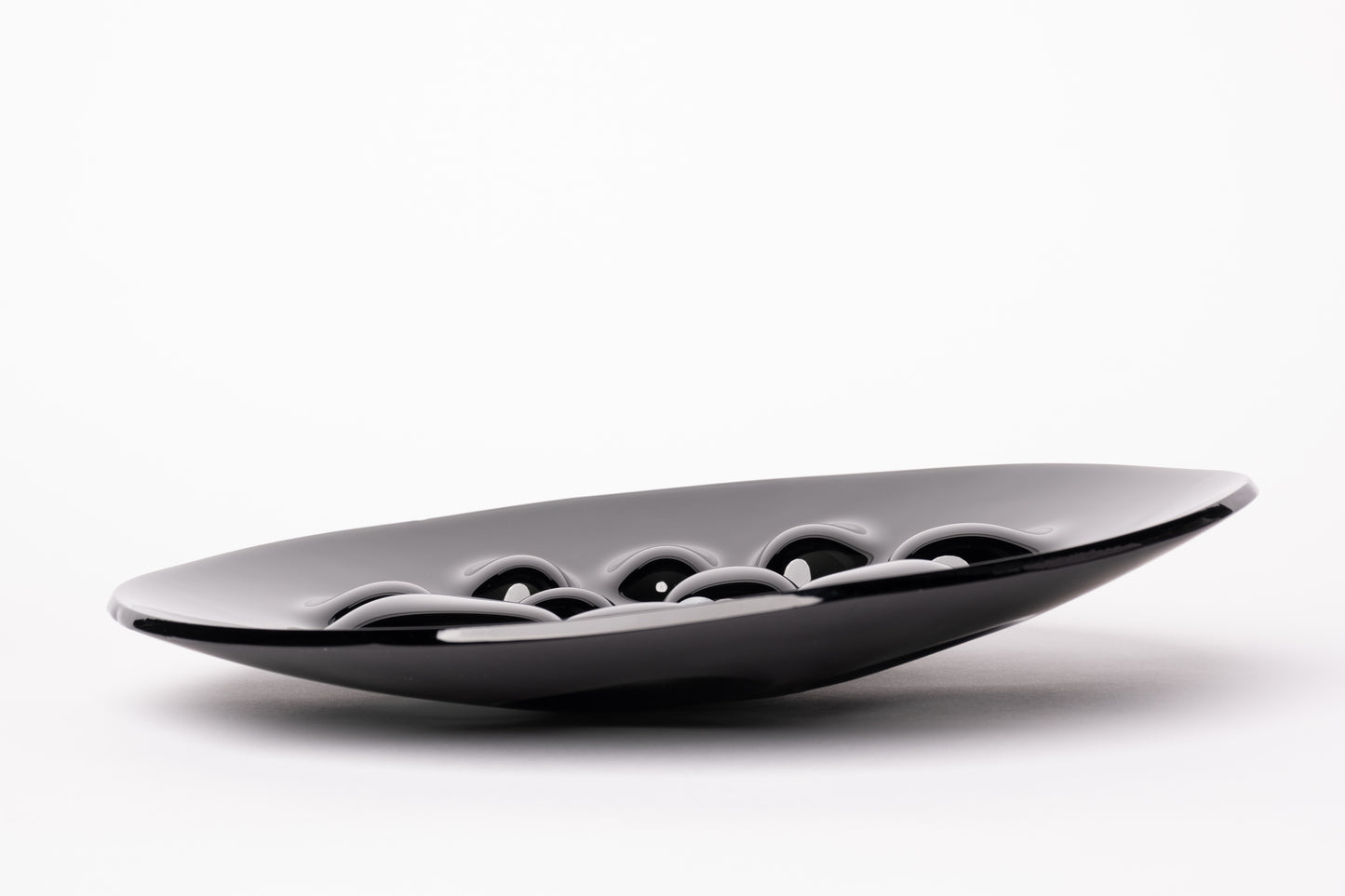 Flow with the wind, live against the sream